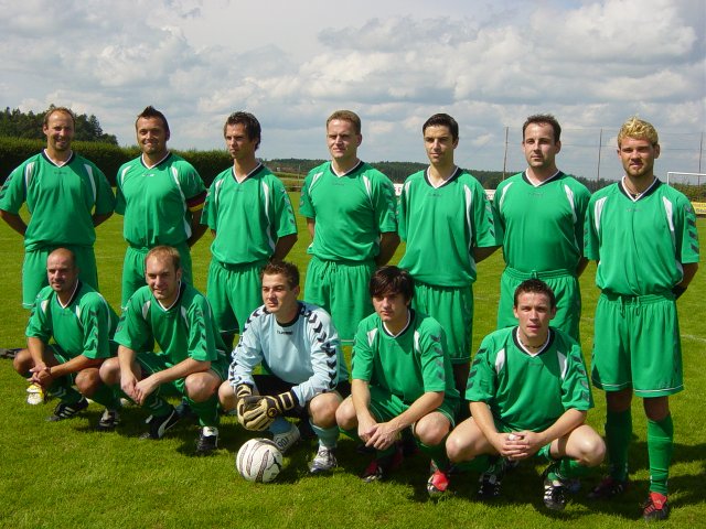 Fußball: Herren-1 Mannschaftsfoto, 2004-05