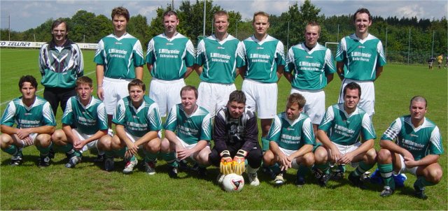 Fußball: Herren-2 Mannschaftsfoto, 2004-05